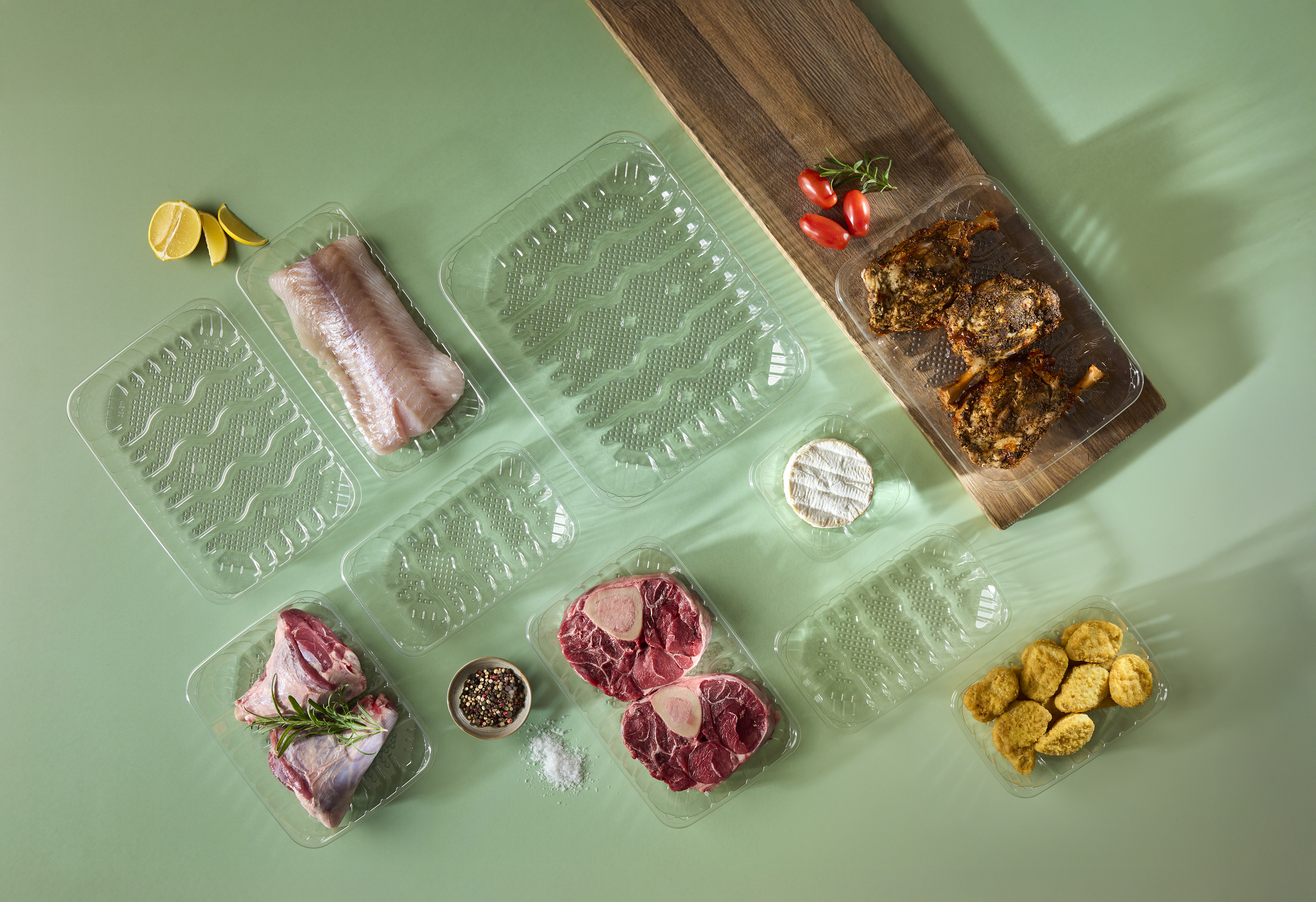 Transparent Wrapet trays with food
